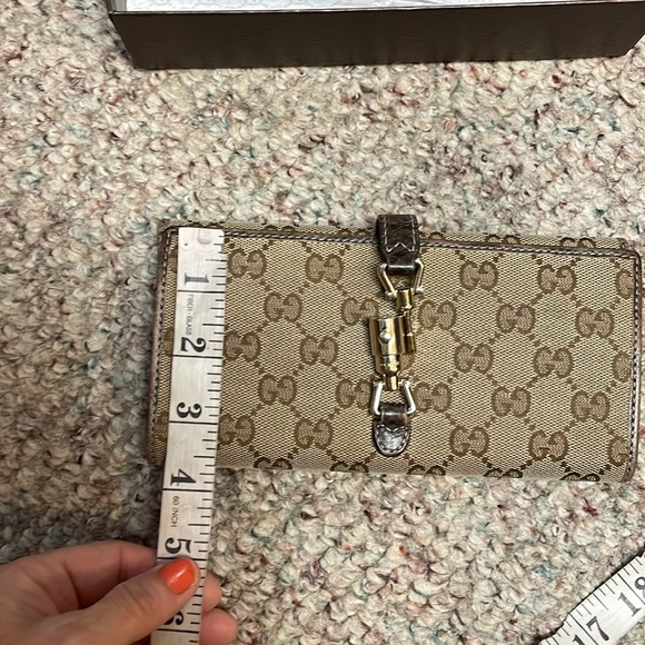 Gucci metal clasp classic double g print leather wallet - authentic - Picture 14 of 16
